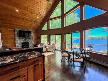 Gorgeous Cabin Surrounded by Trees and Barbecue Provided in Bridgton, Maine - Bridgton, Maine - glamping.directory