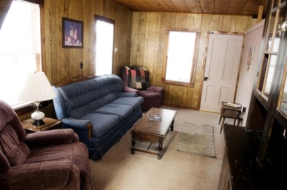 Vacation Getaway for Six on the Stunning Pickerel Lake in Wisconsin - glamping.directory