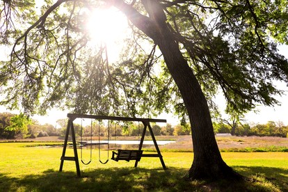 Delightful Equipped Barn with Pond Views in Texas - Bryan, Texas - glamping.directory