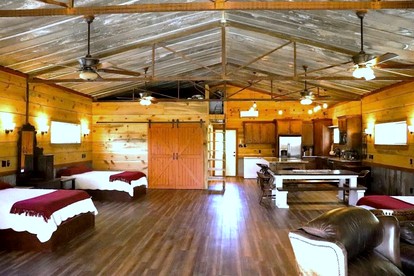 Delightful Equipped Barn with Pond Views in Texas - Bryan, Texas - glamping.directory