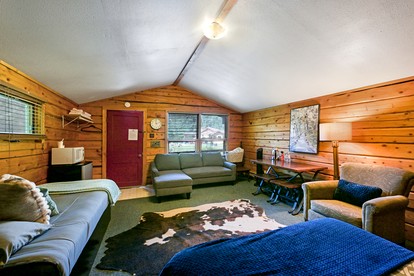 Authentic Lakeside Dry Cabin with Private Bear Creek Pond Access Near Hope, Alaska - Hope, Alaska - glamping.directory