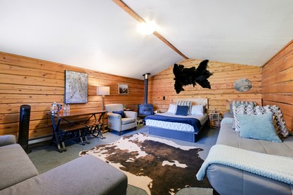 Authentic Lakeside Dry Cabin with Private Bear Creek Pond Access Near Hope, Alaska - Hope, Alaska - glamping.directory