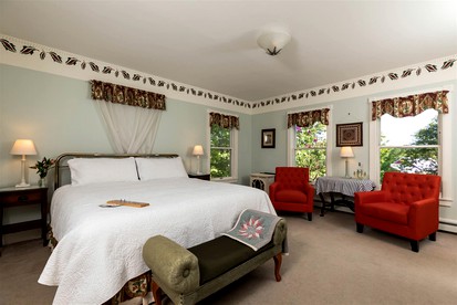 Romantic Stay on a Traditional Farm near the Kennebec River, Maine - Hallowell, Maine - glamping.directory