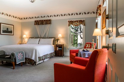 Romantic Stay on a Traditional Farm near the Kennebec River, Maine - Hallowell, Maine - glamping.directory