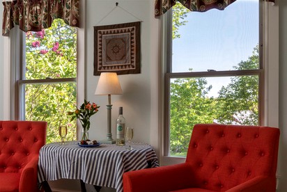 Romantic Stay on a Traditional Farm near the Kennebec River, Maine - Hallowell, Maine - glamping.directory