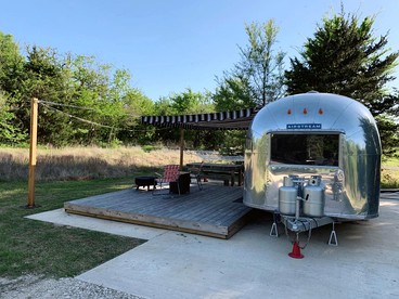 Restored Beautiful Airstream Fully Equipped with Incredible Outdoor Living in Texas - glamping.directory