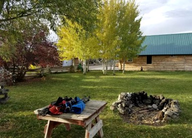 Rustic Cabin Rental near Bryce Canyon National Park in Panguitch, Utah - Panguitch, Utah - glamping.directory