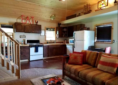 Rustic Cabin Rental near Bryce Canyon National Park in Panguitch, Utah - Panguitch, Utah - glamping.directory