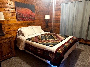 Large, Pet Friendly Cabin for Big Groups near Angel's Landing in Southern, Utah - Cedar City, Utah - glamping.directory