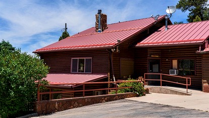 Large, Pet Friendly Cabin for Big Groups near Angel's Landing in Southern, Utah - glamping.directory