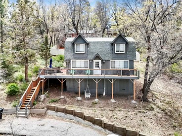Cabin with Hot Tub & Forest Pine Retreat Cozy Getaway in Big Bear, California - glamping.directory
