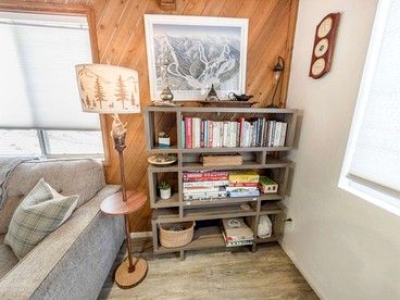 Cabin with Hot Tub & Forest Pine Retreat Cozy Getaway in Big Bear, California - Big Bear, California - glamping.directory