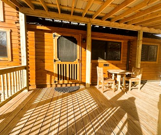 Beautiful New Cabin near the North Toe River for a Peaceful Getaway in North Carolina - Newland, North Carolina - glamping.directory