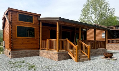 Beautiful New Cabin near the North Toe River for a Peaceful Getaway in North Carolina - glamping.directory