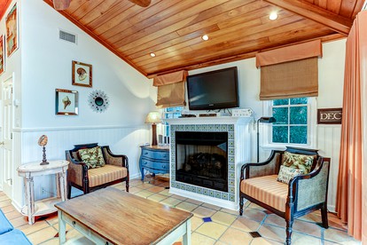 Oceanfront Cottage with Ping Pong Table Incredible for Water Sports in Fernandina Beach, Florida - Fernandina Beach, Florida - glamping.directory