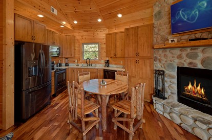 Gatlinburg Vacation Rental with Stunning Mountain Views for Group Glamping Vacations in Tennessee - Gatlinburg, Tennessee - glamping.directory
