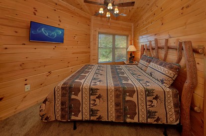 Gatlinburg Vacation Rental with Stunning Mountain Views for Group Glamping Vacations in Tennessee - Gatlinburg, Tennessee - glamping.directory
