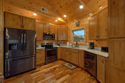 Gatlinburg Vacation Rental with Stunning Mountain Views for Group Glamping Vacations in Tennessee - Gatlinburg, Tennessee - glamping.directory