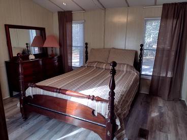 Peaceful Riverfront Manufactured Home with Fireplace on the Great Satilla River near Woodbine, Georgia - WAYNESVILLE, Georgia - glamping.directory