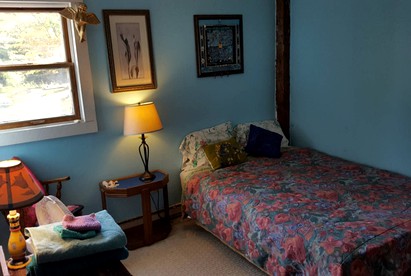 Romantic Weekend Retreat in the Quiet Town of Cummington, Massachusetts - Cummington, Massachusetts - glamping.directory