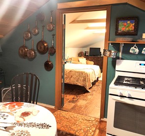 Pet Friendly Fantastic Secluded Cottage with Hot-tub in Rainbow, California - Fallbrook, California - glamping.directory