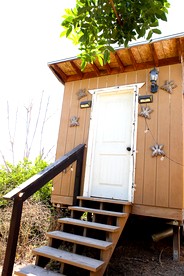 Pet Friendly Fantastic Secluded Cottage with Hot-tub in Rainbow, California - Fallbrook, California - glamping.directory