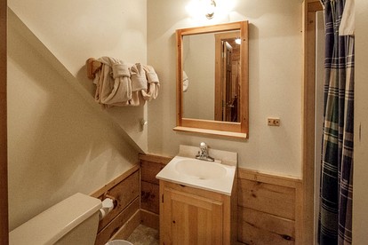 Fantastic Wooden Secluded Cabin with Fireplace in Pigeon Forge, Tennessee - Pigeon Forge, Tennessee - glamping.directory