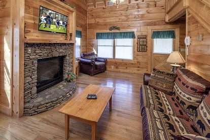 Fantastic Wooden Secluded Cabin with Fireplace in Pigeon Forge, Tennessee - Pigeon Forge, Tennessee - glamping.directory