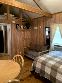 Peacefully Secluded Cabin Located Creekside near Asheville, North Carolina - Bryson City, North Carolina - glamping.directory