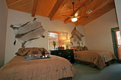 Inviting Retreat with Ranch Activities for a Getaway near Theodore Roosevelt Lake in Arizona - Young, Arizona - glamping.directory