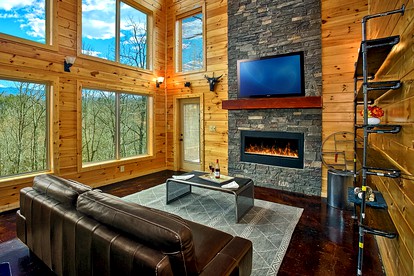 Superb Smoky Mountains Cabin with a Private Indoor Pool - Gatlinburg, Tennessee - glamping.directory