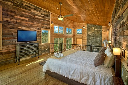 Superb Smoky Mountains Cabin with a Private Indoor Pool - Gatlinburg, Tennessee - glamping.directory