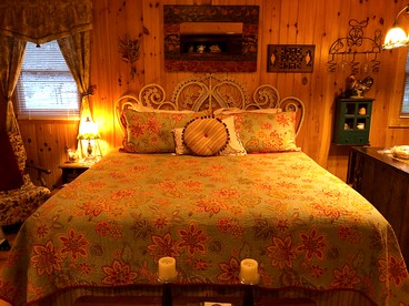 Romantic Tiny House Rental for Couples near Boone, North Carolina - Sugar Grove, North Carolina - glamping.directory