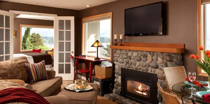 Luxurious Suite Rental with Private Patio near Seattle, Washington - Burien, Washington - glamping.directory