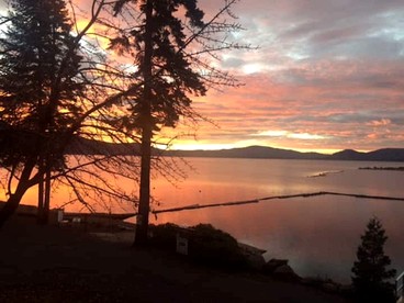 Gorgeous Secluded Cabin with Amazing Views in Lake Almanor, California - Lake Almanor, California - glamping.directory