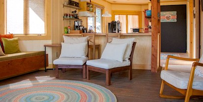 Luxury Family Cottage Rental with Breathtaking Mountain Views in Boonville near Mendocino, California - Boonville, California - glamping.directory