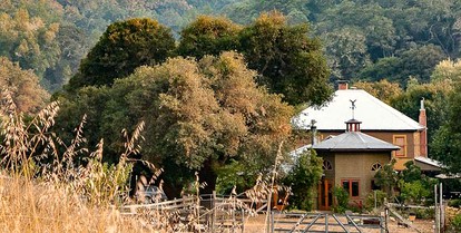 Luxury Family Cottage Rental with Breathtaking Mountain Views in Boonville near Mendocino, California - Boonville, California - glamping.directory