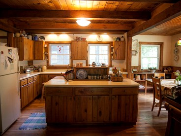 Scenic Cabin Retreat Perfect for Groups near Caledonia, Minnesota - Spring Grove, Minnesota - glamping.directory