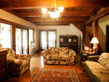 Scenic Cabin Retreat Perfect for Groups near Caledonia, Minnesota - Spring Grove, Minnesota - glamping.directory