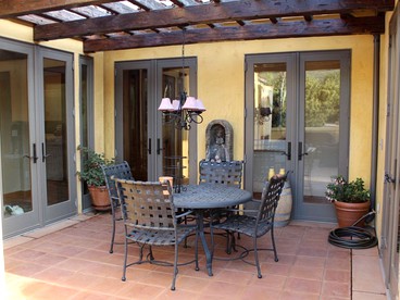 Romantic and Relaxing Villa Retreat with a Jacuzzi near Somis, California - Somis, California - glamping.directory