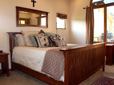 Romantic and Relaxing Villa Retreat with a Jacuzzi near Somis, California - Somis, California - glamping.directory