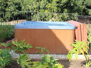 Romantic and Relaxing Villa Retreat with a Jacuzzi near Somis, California - Somis, California - glamping.directory