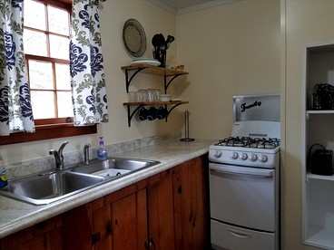 Delightful Waterfront Cabin with Views of Pine Lake near Wellston, Michigan - Wellston, Michigan - glamping.directory