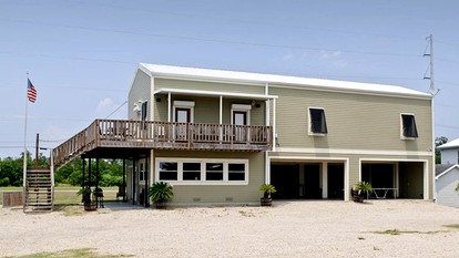 Riverside Vacation Rental Perfect for Families near the Mississippi River, Louisiana - glamping.directory
