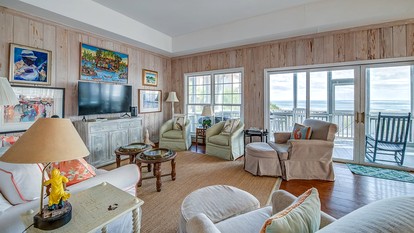 Gorgeous Beach House with Stunning Views in Georgetown, South Carolina - Georgetown, South Carolina - glamping.directory