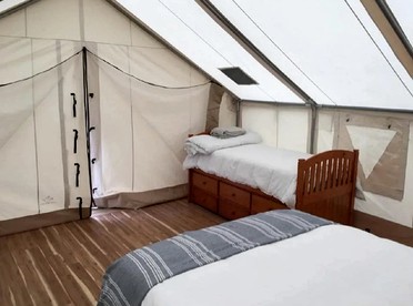 Spacious Safari Tent Rental Ideal for Glamping near NYC - Greenport, New York - glamping.directory