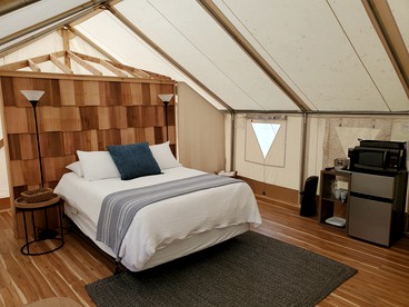 Spacious Safari Tent Rental Ideal for Glamping near NYC - Greenport, New York - glamping.directory