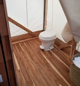 Spacious Safari Tent Rental Ideal for Glamping near NYC - Greenport, New York - glamping.directory