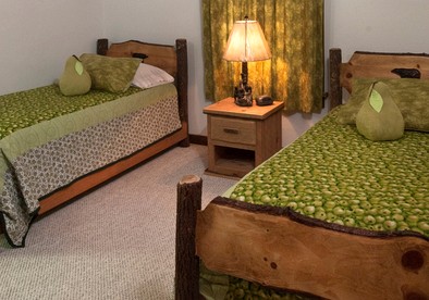 Family-Friendly Cabin Rental for Six on Nantahala Mountain with White Water Rafting in North Carolina - 163 Clinton Cabin RdAquone, North Carolina - glamping.directory