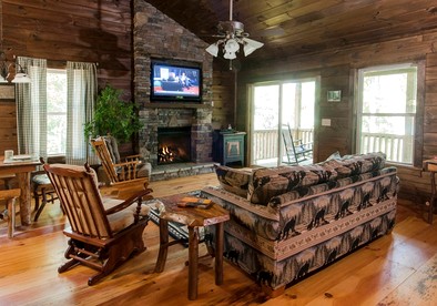 Family-Friendly Cabin Rental for Six on Nantahala Mountain with White Water Rafting in North Carolina - 163 Clinton Cabin RdAquone, North Carolina - glamping.directory